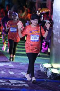 BIB: 4023, 3888
                            <button type="button" onclick="openModal(26261871)" class="btn btn-primary btn-sm float-right btn-popup" data-toggle="modal" data-target=".modal-high-quality">
                        <i class="fas fa-shopping-cart"></i> Add to Cart
                    </button>
                                            <button type="button" onclick="isThisMe(26261871, true)" class="btn btn-success btn-sm float-right btn-popup btn-isme hidden" data-toggle="tooltip" data-placement="bottom" title="นี่คือรูปของคุณใช่ไหม คลิกที่นี่เพื่อเอาเข้าอัลบั้ม">
                        <i class="fas fa-plus"></i> Add to album
                    </button>
                    <button type="button" onclick="isThisMe(26261871, false)" class="btn btn-warning btn-sm float-right btn-popup btn-isnotme hidden">
                        <i class="fas fa-ban"></i> Remove from album
                    </button>